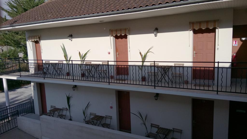 Hotel Montespan Lussac-les-Châteaux Exteriér fotografie