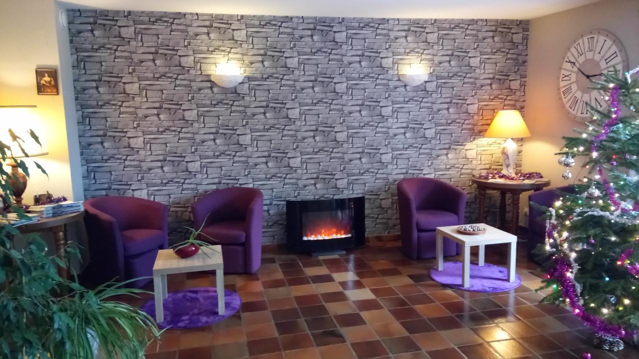 Hotel Montespan Lussac-les-Châteaux Exteriér fotografie